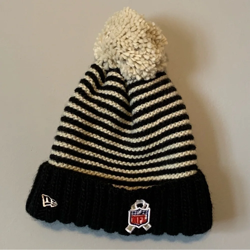NWT. NEW ERA Minnesota Vikings Salute To Service Beanie